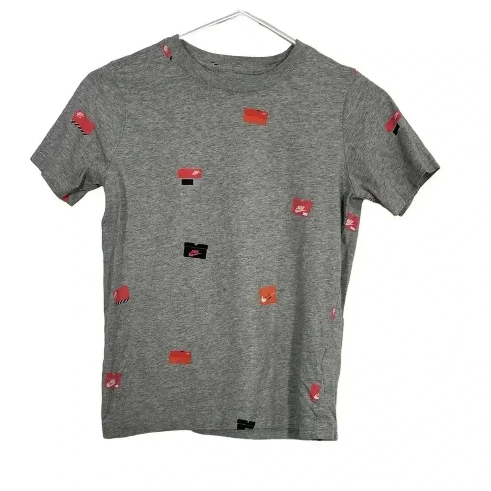 Nike Sportswear Boy's Gray Short Sleeve Cotton T-Shirt Size M The Nike Tee Logo